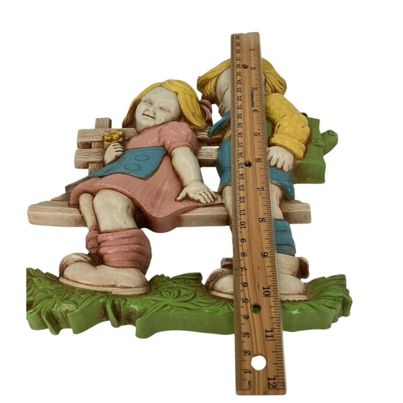 Vintage 1977 Homco Plastic Boy And Girl On Park Bench Wall Hanging, Made In USA - Picture 12 of 12